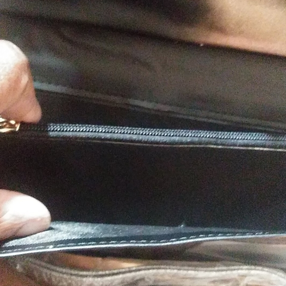 Lany Glittery Silver Wristlet/Shoulder Purse - Picture 12 of 13